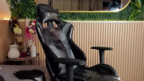 Snapshot of ethanlowell chatting on 02-20-26, 06:26 ethanlowell online show from 02-20-26, 06:26