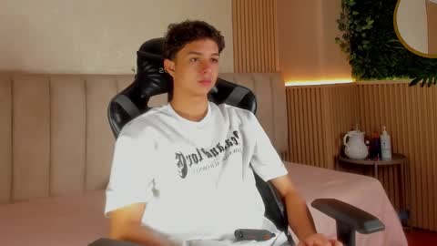 Snapshot of ethanlowell chatting on 03-01-26, 05:09 ethanlowell online show from 03-01-26, 05:09