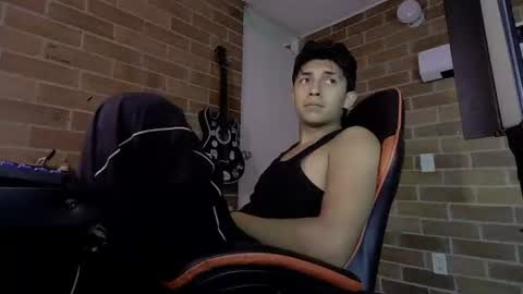 ethann2_ online show from 06-11-26, 03:15