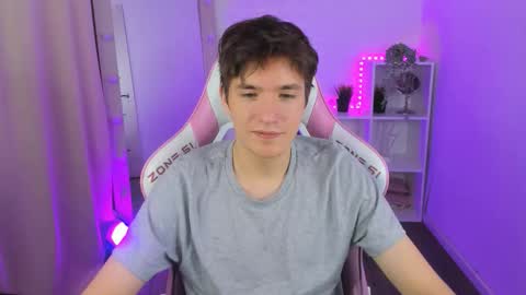 Ethan online show from 09-17-25, 05:53