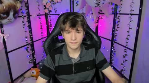 Ethan online show from 10-15-25, 09:04