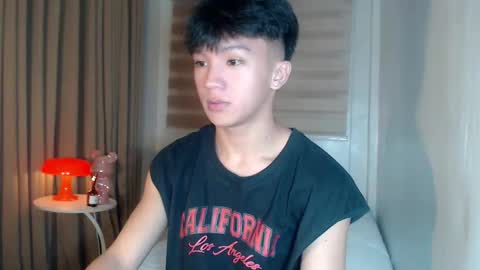 Snapshot of etherealboytoy4hire chatting on 04-01-26, 01:01 Rey online show from 04-01-26, 01:01