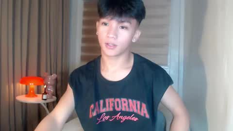 Snapshot of etherealboytoy4hire chatting on 04-01-26, 01:41 Rey online show from 04-01-26, 01:41
