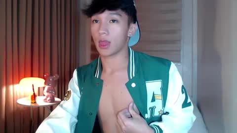 Snapshot of etherealboytoy4hire chatting on 04-15-26, 02:24 Rey online show from 04-15-26, 02:24