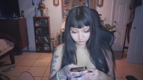 Snapshot of etherealhazy chatting on 12-12-24, 10:31 etherealhazy online show from 12-12-24, 10:31