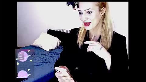 Snapshot of etherealuxx chatting on 03-15-26, 05:19 Serena online show from 03-15-26, 05:19