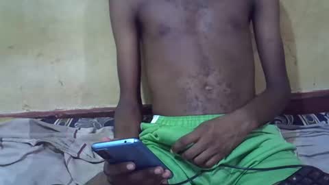Snapshot of etrar_largedick chatting on 03-08-25, 09:17 etrar_largedick online show from 03-08-25, 09:17