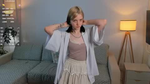 Emily online show from 02-05-26, 01:32