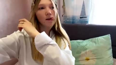 Lana online show from 09-28-25, 06:19