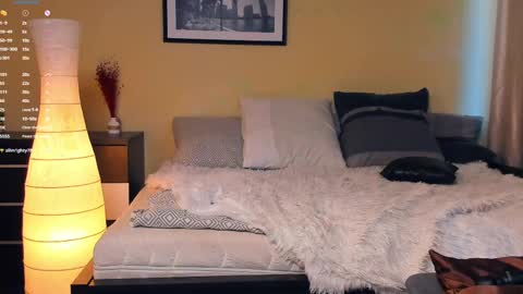 Kira and Kamila online show from 03-09-25, 10:19