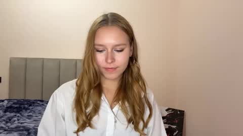 Snapshot of eugenierickel chatting on 05-11-26, 02:45 Alice online show from 05-11-26, 02:45