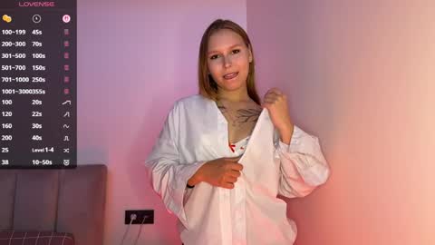 Snapshot of eugenierickel chatting on 05-30-26, 02:25 Alice online show from 05-30-26, 02:25