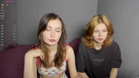 Veronica Tiia Lilith left to right online show from 12-21-25, 09:55