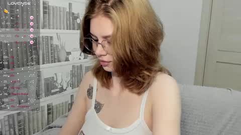 Snapshot of eumomino chatting on 02-20-26, 03:23 Veronica Tiia Lilith left to right online show from 02-20-26, 03:23