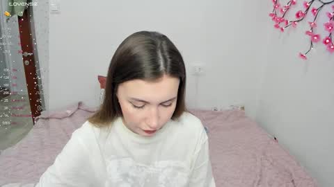 Snapshot of eumomino chatting on 03-07-26, 12:18 Veronica Tiia Lilith left to right online show from 03-07-26, 12:18