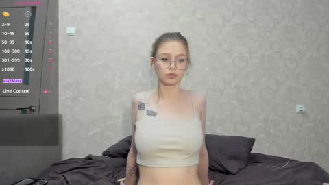 Snapshot of eumomino chatting on 03-28-26, 07:46 Veronica Tiia Lilith left to right online show from 03-28-26, 07:46