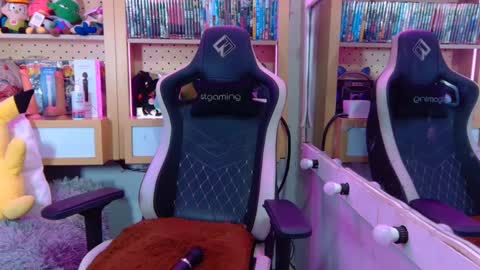 Snapshot of eunyeong_ chatting on 09-26-25, 08:24 Ennik online show from 09-26-25, 08:24