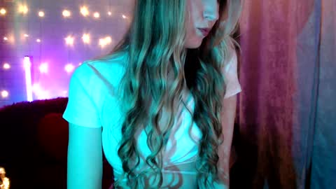 Liana online show from 01-30-25, 04:48