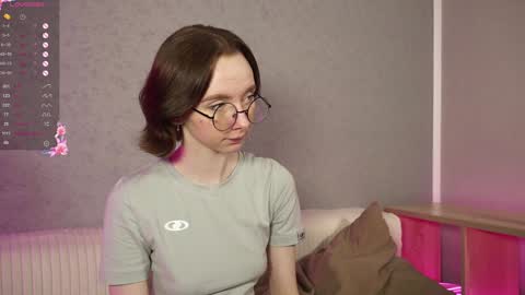 Snapshot of euphoria_girls chatting on 02-02-25, 09:45 check about me online show from 02-02-25, 09:45