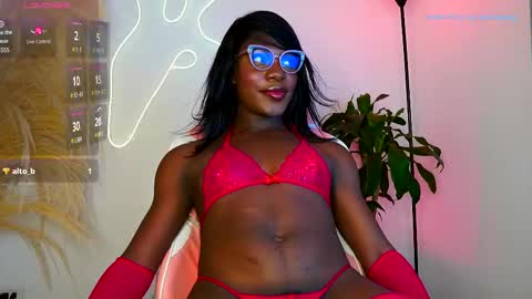 euphoricbunny online show from 10-11-25, 01:16