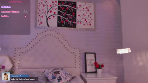 Snapshot of eureekaa chatting on 10-15-25, 05:07 Eurekaa online show from 10-15-25, 05:07