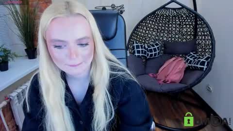 eva2213 online show from 02-19-26, 03:52