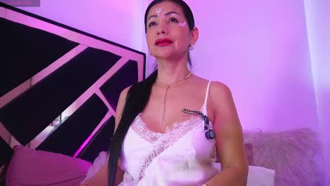 Snapshot of eva_45love chatting on 04-24-26, 11:34 Eva online show from 04-24-26, 11:34