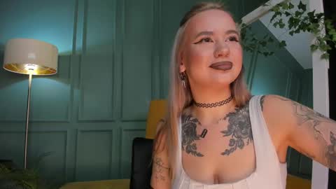 Snapshot of eva__angelic chatting on 12-02-24, 12:29 Eva online show from 12-02-24, 12:29