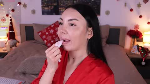 Snapshot of eva__si chatting on 12-19-25, 07:04 Eva online show from 12-19-25, 07:04