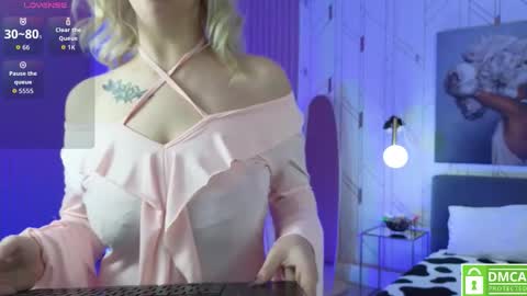 Snapshot of eva__summers chatting on 10-28-25, 04:27 Eva online show from 10-28-25, 04:27