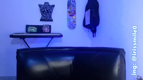 Snapshot of eva_brooks1 chatting on 01-28-25, 01:08 Iris Smile independent model online show from 01-28-25, 01:08