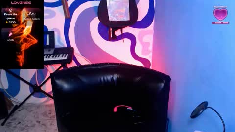 Snapshot of eva_brooks1 chatting on 09-19-25, 06:59 Iris Smile independent model online show from 09-19-25, 06:59