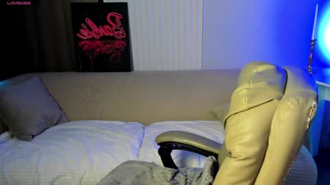 Snapshot of eva_conors_ chatting on 01-25-25, 07:17 Eva online show from 01-25-25, 07:17