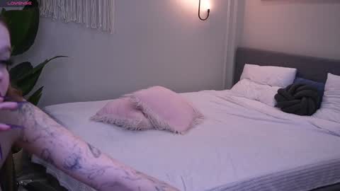 Snapshot of eva_conors_ chatting on 01-27-25, 07:14 Eva online show from 01-27-25, 07:14