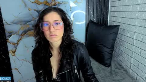 Snapshot of eva_delight_ chatting on 03-31-26, 12:05 eva delight online show from 03-31-26, 12:05
