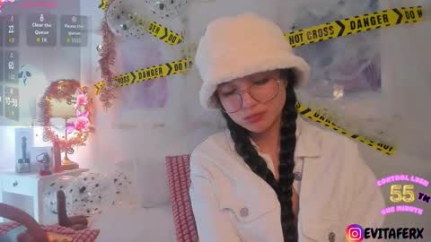 Evaa Depp online show from 10-28-25, 04:16