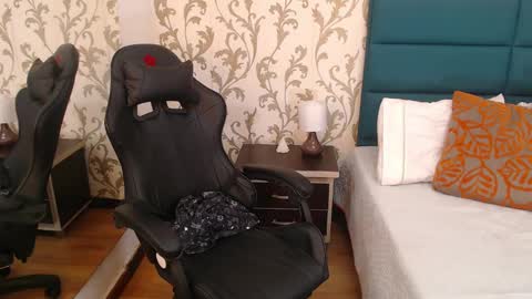 Eva Dumont online show from 02-14-25, 03:26