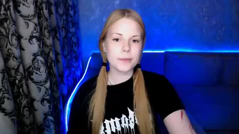 Snapshot of eva_ellis chatting on 06-13-26, 07:01 Eva online show from 06-13-26, 07:01