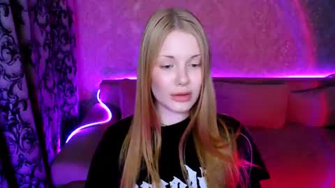 Snapshot of eva_ellis chatting on 07-15-26, 08:36 Eva online show from 07-15-26, 08:36