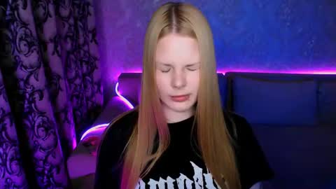 Snapshot of eva_ellis chatting on 07-26-26, 07:43 Eva online show from 07-26-26, 07:43