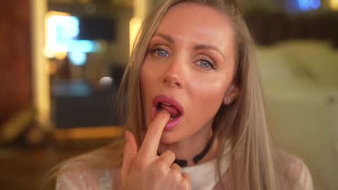 Eva online show from 12-05-25, 07:54