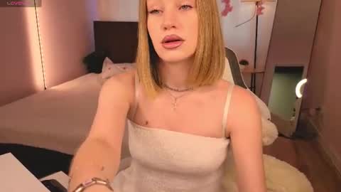 Snapshot of eva_hamilton chatting on 07-21-26, 12:57 eva hamilton online show from 07-21-26, 12:57