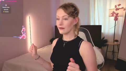 Snapshot of eva_hamilton chatting on 07-27-26, 11:56 eva hamilton online show from 07-27-26, 11:56