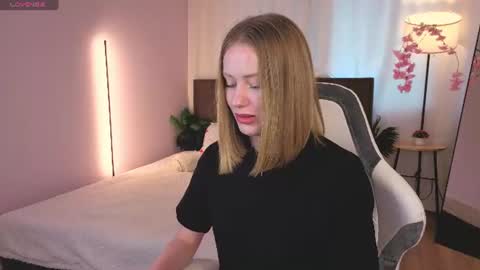 Snapshot of eva_hamilton chatting on 07-30-26, 01:04 eva hamilton online show from 07-30-26, 01:04