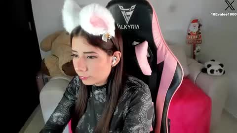 Eva   online show from 01-15-25, 07:37