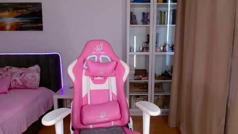 Eva LIss online show from 05-18-26, 03:35