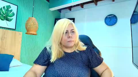 eva_love49 online show from 03-05-26, 07:10