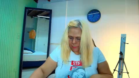 eva_love49 online show from 03-18-26, 06:00