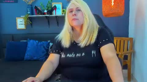 eva_love49 online show from 07-04-26, 05:41