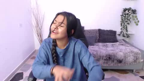 Eva  online show from 01-08-26, 08:11